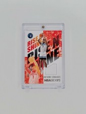 Anthony Edwards Patch Rookie HOOPS 2020-21 RISE N SHINE RC MEMORABILIA #RNS-AED comprar usado Anthony Edwards Patch Rookie HOOPS 2020-21 RISE N SHINE RC MEMORABILIA #RNS-AED comprar usado  Enviando para Brazil