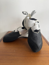Evolv climbing shoes for sale  LONDON