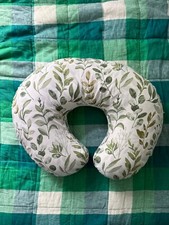 Travesseiro de enfermagem Boppy folha de sálvia verde - NÃO USADO - Forma com corpo incluído, firme comprar usado  Enviando para Brazil