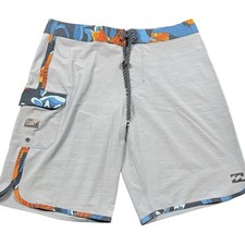 Billabong men size for sale  Crofton