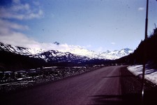 1950s Road Scene Mountains Red Border Kodachrome Slide BF-C comprar usado  Enviando para Brazil