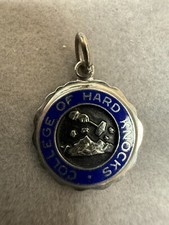 Pingente Berloque Vintage Prata Esterlina College of Hard Knocksr Recompensa Madal 4294 comprar usado  Enviando para Brazil