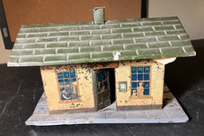 Estação de trem de metal estanho sem marca edifício vila - 8,75" x 6" x 5" comprar usado Estação de trem de metal estanho sem marca edifício vila - 8,75" x 6" x 5" comprar usado  Enviando para Brazil