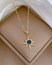 Collier doré galactique d'occasion  Artix