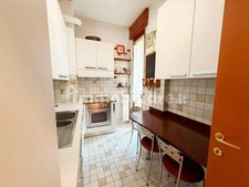 Cucina completa elettrodomesti usato  Venegono Superiore