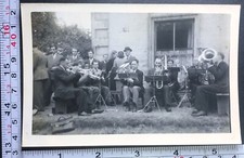 Usado, Foto instantânea de músicos tocando instrumentos musicais som musical ao ar livre comprar usado  Enviando para Brazil
