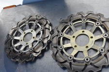 DISCOS DE FREIO DIANTEIRO ONDULADOS SUZUKI GSF 1200 BANDIT 1996-05 RF 900 GSX 1100 INAZUMA comprar usado  Enviando para Brazil