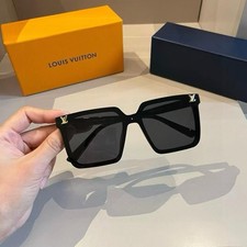 Óculos de sol quadrado unissex Louis Vuitton 144 0-145 armação preta brilhante lente fumaça comprar usado  Enviando para Brazil
