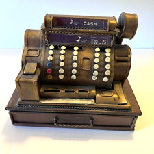 Escultura de caixa registradora de metal à moda antiga com gaveta. Cofrinho. Decorativo comprar usado Escultura de caixa registradora de metal à moda antiga com gaveta. Cofrinho. Decorativo comprar usado  Enviando para Brazil