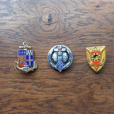 Insignes originaux 1950 d'occasion  Caen