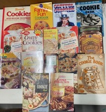 Lot of 16 Vintage Cookie Cookbooks Small Cake Recipes Paperback Illustrated, usado comprar usado  Enviando para Brazil