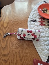 Suporte de vidro Coach Cherry Eye, usado comprar usado Suporte de vidro Coach Cherry Eye, usado comprar usado  Enviando para Brazil