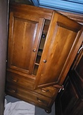 Large wooden armoire d'occasion  Expédié en Belgium
