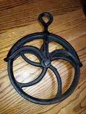 Roda de polia de poço de ferro fundido antiga fazenda de polias de celeiro 15" h., usado comprar usado Roda de polia de poço de ferro fundido antiga fazenda de polias de celeiro 15" h., usado comprar usado  Enviando para Brazil