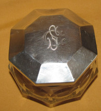 Boite poudre pot d'occasion Boite poudre pot d'occasion  Montmoreau-Saint-Cybard