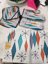 MCM Design 8 PlaceMats 2 Pot Holders 2 Oven Mitts Kitchen Dining Table Serving comprar usado  Enviando para Brazil