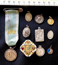Lot 10 médailles d'occasion  Caen