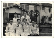 Group young men d'occasion  Expédié en Belgium