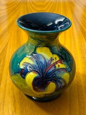 Moorcroft pottery vase for sale  SUNBURY-ON-THAMES