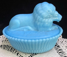 National Milk Glass Collectors Society (MI 11) copo de leite azul leão no ninho comprar usado  Enviando para Brazil