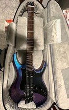 Chitarra elettrica headless usato  Tempio Pausania