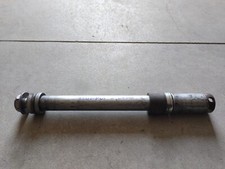 Perno ruota anteriore usato Perno ruota anteriore usato  Vado Ligure