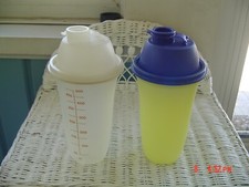 2 -VTG Tupperware Classic Quick Shake Gravy Drink Mixer #844 + INSERÇÕES comprar usado  Enviando para Brazil