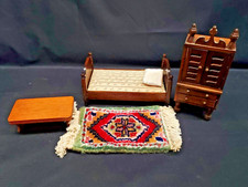 Guarda-roupa, cama, tapete, mesa vintage miniatura de madeira para casa de bonecas comprar usado  Enviando para Brazil