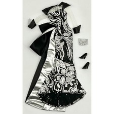 1997 Barbie Toys R Us-Special Edition "Charity Ball" 18979 (Como mostrado) comprar usado 1997 Barbie Toys R Us-Special Edition "Charity Ball" 18979 (Como mostrado) comprar usado  Enviando para Brazil