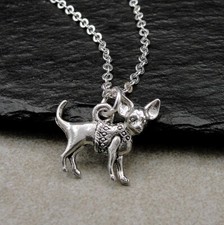 Silver chihuahua necklace d'occasion  Expédié en Belgium
