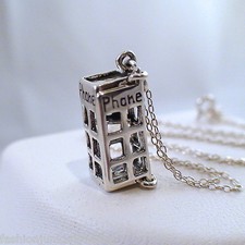 Colar cabine telefônica - Prata esterlina 925 - Caixa de chamada 3D Tardis London abre  comprar usado  Enviando para Brazil
