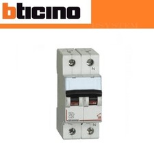 Magnetotermico c25 fc810nc25 usato  Squinzano