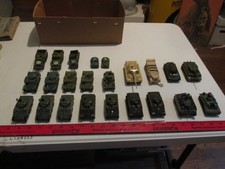 Vintage "Tanques da Segunda Guerra Mundial Escala 1/72 +", Lote de 23 Veículos, 3 Atrito comprar usado  Enviando para Brazil