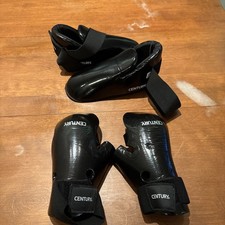 Luvas e pés Century Martial Arts Sparring preto karatê juvenil Tae Kwon Do comprar usado Luvas e pés Century Martial Arts Sparring preto karatê juvenil Tae Kwon Do comprar usado  Enviando para Brazil