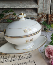 Ancienne sauciere porcelaine d'occasion Ancienne sauciere porcelaine d'occasion  Le Poinçonnet