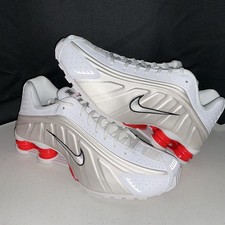 Nike Shox R4 Branco Fantasma Vermelho AR3565-103 Feminino Tamanho 10 / Masculino Tamanho 8.5 comprar usado  Enviando para Brazil
