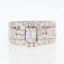 2.74ctw emerald cut for sale  Saint Paul
