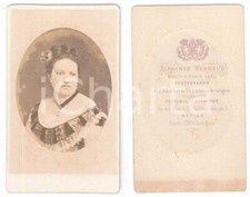 1875 donna con usato  Milano