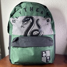 Harry Potter Slytherin House Backpack School Camp Book Bag Bioworld Hot Topic comprar usado Harry Potter Slytherin House Backpack School Camp Book Bag Bioworld Hot Topic comprar usado  Enviando para Brazil