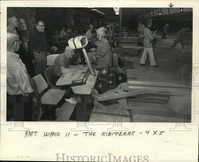1975 Press Photo grupo de idosos boliche em Cohoes, Nova York pista de boliche comprar usado 1975 Press Photo grupo de idosos boliche em Cohoes, Nova York pista de boliche comprar usado  Enviando para Brazil