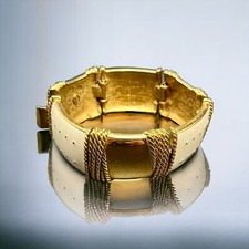 Pulseira náutica vintage esmalte braçadeira creme tom dourado detalhe de corda dobradiça assinada CJ comprar usado  Enviando para Brazil
