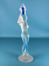 Scultura donna con usato  Sormano