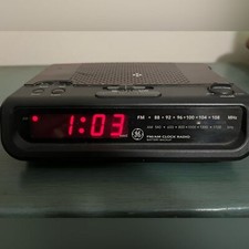 Rádio-relógio antigo GE 7-4613A AM/FM com design de grão de madeira - Testado e funcionando comprar usado  Enviando para Brazil