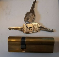 Cilindro con chiave usato  Remanzacco