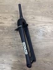 Garfo de mountain bike ENVE MTN carbono 29" cônico 15x100mm 44/52mm com para-lama 2015 comprar usado Garfo de mountain bike ENVE MTN carbono 29" cônico 15x100mm 44/52mm com para-lama 2015 comprar usado  Enviando para Brazil