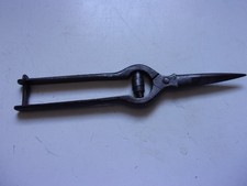 Sécateur ancien vendangette d'occasion  Cosne-Cours-sur-Loire