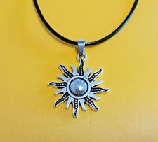 Collana ciondolo sole usato  Paderno Ponchielli