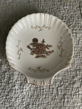 Excelente estado usado! PRATO VINTAGE EM FORMA DE CONCHA BRANCA DE PORCELANA KALK - FLORAIS/APARADOS DOURADOS - ALEMANHA comprar usado  Enviando para Brazil
