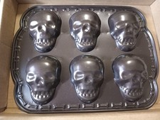 Halloween skull cake for sale Halloween skull cake for sale  CHESTERFIELD