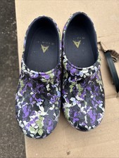 Anywear clogs women for sale  Pearland